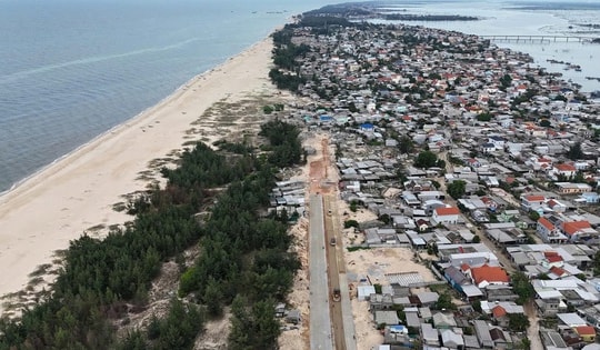 Huế 'gỡ vướng' mặt bằng để sớm đưa cầu vượt cửa biển nghìn tỷ vào khai thác