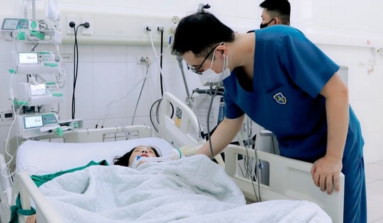 Kích hoạt báo động đỏ cứu cô gái bị vỡ gan, sốc mất máu