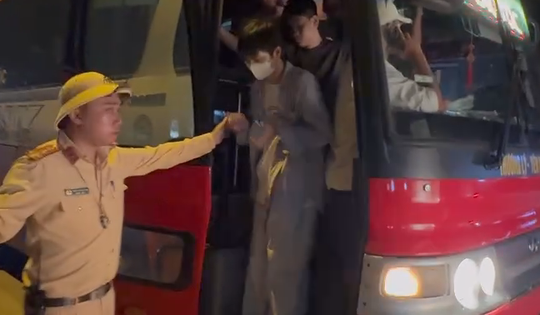 Chở quá 36 hành khách, tài xế ô tô và chủ phương tiện bị xử phạt hơn 170 triệu đồng