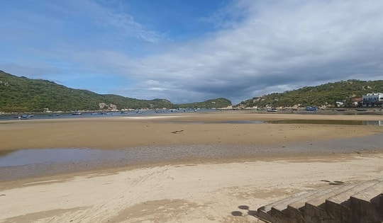 Khánh Hoà: Vịnh Vĩnh Hy bị bồi lấp nghiêm trọng, du lịch gặp khó