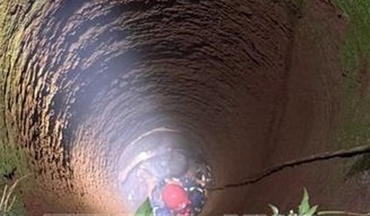Cứu sống kịp thời người đàn ông rơi xuống giếng sâu hơn 20m