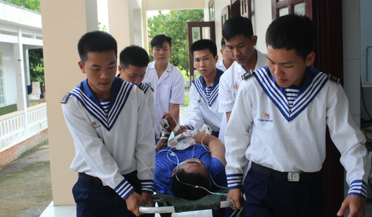 Một người hôn mê sau khi lặn sâu hơn 40m