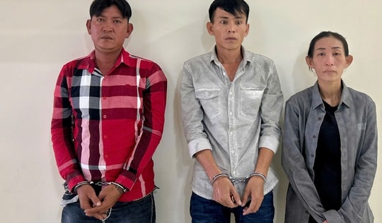 Người phụ nữ mất sạch vàng trong nháy mắt khi nhờ người lạ chở gạo về nhà