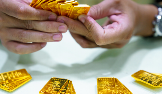 Giá vàng hôm nay ngày 5/9 tiếp tục tăng mạnh phá đỉnh
