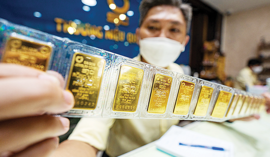 Đà tăng kỷ lục của giá vàng chưa dừng, có nên mua vào lúc này?