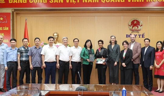 Bộ trưởng Bộ Y tế Đào Hồng Lan tiếp Trợ lý Tổng Giám đốc Liên hợp quốc