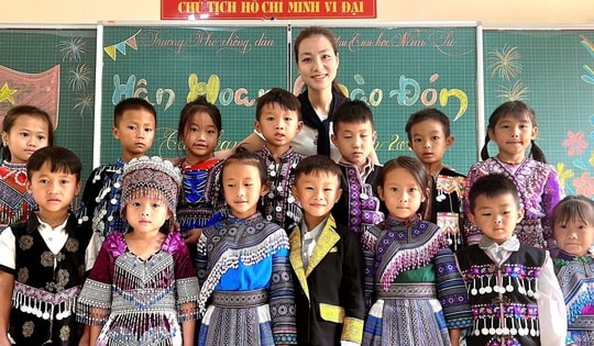 Ngày khai giảng đặc biệt của cô và trò tại điểm trường vùng cao