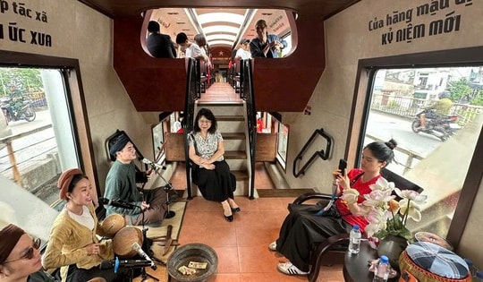 Vận hành thương mại đoàn tàu 'Hà Nội 5 cửa ô'