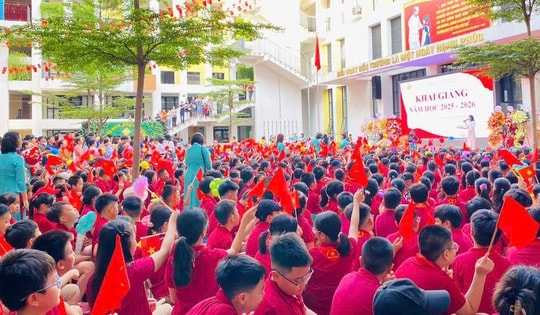 Khi quà tặng khai giảng thành vết thương vô hình