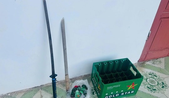 Bắt nhóm thiếu niên cầm kiếm, nẹt pô quay clip 'câu view' ở Nghệ An