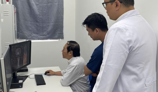 BV Bình Dân cử chuyên gia giỏi ra Côn Đảo cứu nam sinh 17 tuổi chấn thương nặng