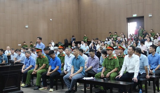 Hình ảnh xét xử các bị cáo trong vụ án Thuận An