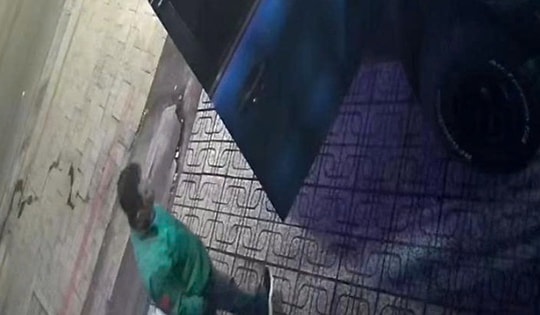 Người đàn ông ở TPHCM báo mất gần 30 cây vàng khi ngủ trên xe bán tải