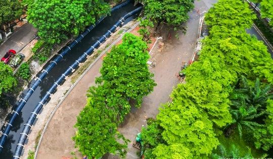 Đường ống khổng lồ 'hồi sinh' sông Tô Lịch