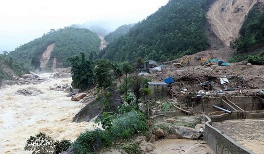 Vùng núi Bắc bộ mưa lớn do hoàn lưu sau bão số 7, nhiều khu vực nguy cơ cao sạt lở
