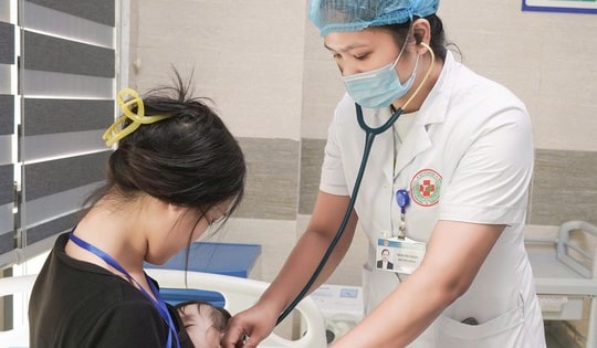 Đắp tỏi chữa rết cắn, 'bài thuốc dân gian' suýt hại bệnh nhân 8 tháng tuổi