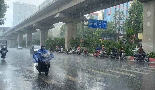 Cảnh báo mưa dông chiều nay ở khu vực Hà Nội
