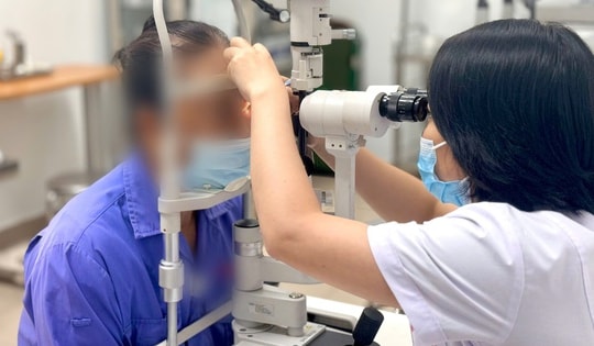 Ngứa mi mắt 3 năm, cụ bà đi khám bất ngờ phát hiện ra thủ phạm