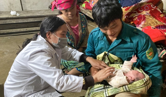 Sinh con tại nhà nguy cơ xảy ra các tai biến sản khoa rất lớn