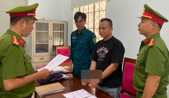 Qua bàn bên cạnh mời bia, người đàn ông bị đánh hội đồng giữa quán nhậu