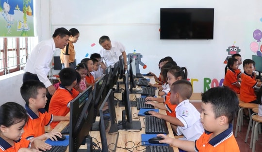 Học sinh đã tới lớp sau vụ phụ huynh phản đối sáp nhập trường ở Nghệ An