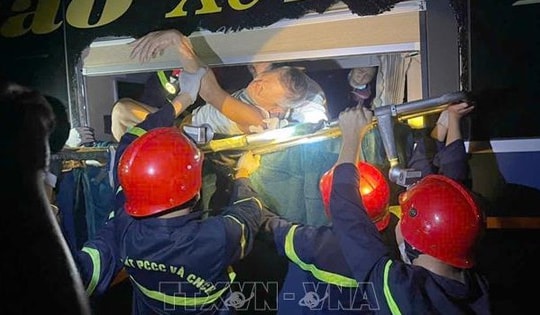 Đà Nẵng: Kịp thời giải cứu 12 nạn nhân sau vụ tai nạn giao thông liên hoàn