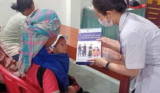 Đồng bộ giải pháp chăm sóc sức khỏe bà mẹ, trẻ em vùng đồng bào dân tộc thiểu số