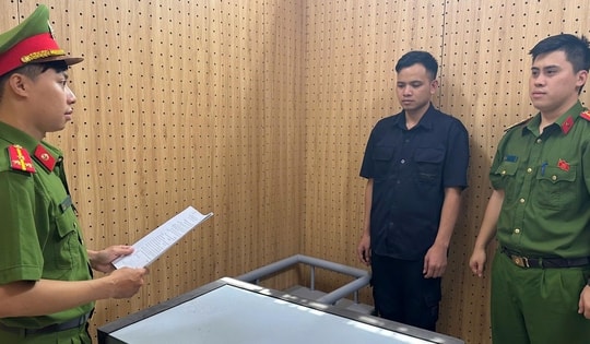 Khởi tố 2 đối tượng 'cuỗm' hơn 50 chiếc điện thoại trong đêm