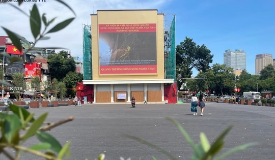 Cận cảnh Quảng trường Đông Kinh Nghĩa Thục đang gây tranh luận