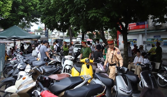 Hà Nội mở cao điểm xử lý vi phạm giao thông đối với học sinh và phụ huynh