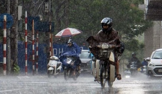 Rãnh áp thấp gây mưa dông diện rộng cho nhiều tỉnh thành Nam Bộ