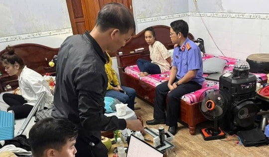 Mang ma túy từ Đồng Nai đến Lâm Đồng rủ bạn cùng sử dụng thì bị bắt