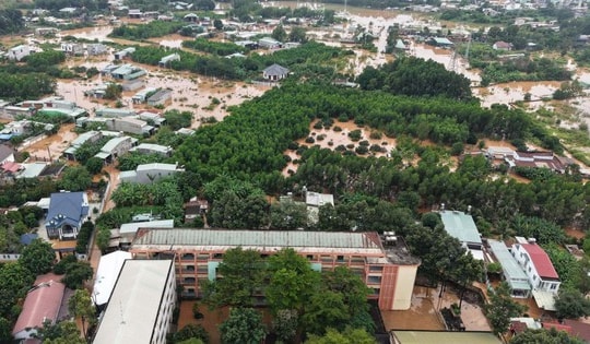 Đồng Nai: Khoảng 1.500 học sinh nghỉ học do nước sông dâng cao gây ngập sâu