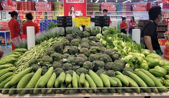 Giảm giá sâu chưa đủ, bán lẻ thêm nhiều loại hình khuyến mại để kích cầu tiêu dùng