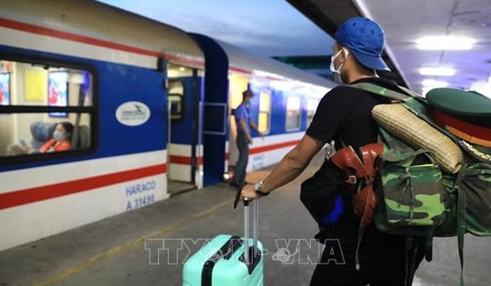 Ngành đường sắt giảm 10% giá vé tàu cho tân sinh viên