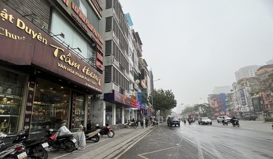 Giá nhà mặt phố Hà Nội 'leo thang': Có nơi rao bán hơn 2 tỷ đồng/m²