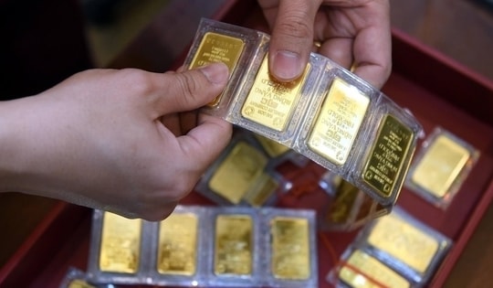 Giá vàng hôm nay ngày 14/9 chốt tuần giảm rất mạnh, người mua lỗ đậm