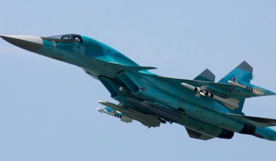 Video Su-34 Nga 'đấu tay đôi' trên không với F-16 NATO