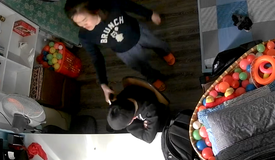 Vụ bức thư 'Xin hãy cứu con khỏi dì ghẻ': Người thân cháu bé nói gì?