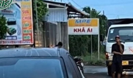 Gã đàn ông nghi cầm búa đánh người phụ nữ, rồi lao đầu vào xe tải tử vong tại chỗ