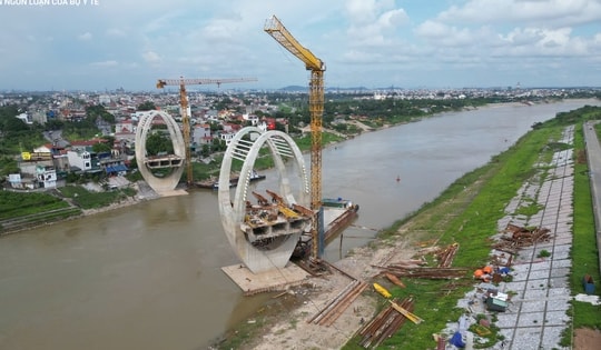Lạ mắt kiến trúc cầu qua sông Đuống sắp hoàn thành