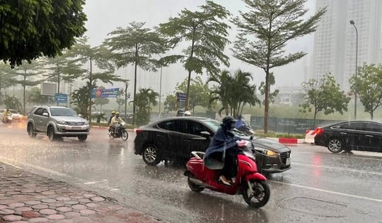 Mưa dông tái diễn nhiều khu vực Bắc Bộ và Thanh Hóa, Nghệ An