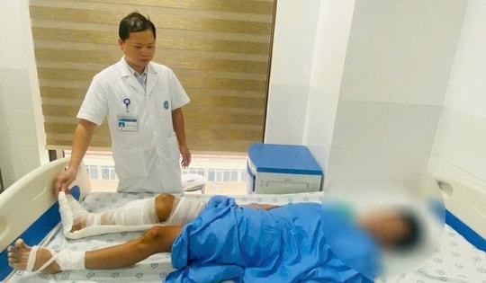 5 giờ nghẹt thở ‘cứu’ cẳng chân gần đứt lìa của nam sinh 15 tuổi