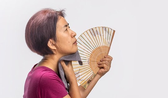 Ưu và nhược khi dùng thuốc điều trị cơn bốc hỏa kéo dài