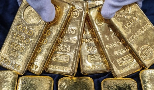 Tại sao các nhà đầu tư đang từ bỏ trái phiếu để chuyển sang vàng?