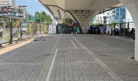 Hiện trạng các bãi gửi xe dưới gầm cầu cạn ở Hà Nội ra sao?