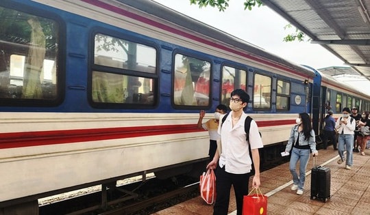 Chạy thử nghiệm tàu hỏa đưa đón cán bộ, viên chức Hải Phòng đi làm