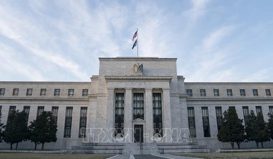 Fed hạ lãi suất lần đầu trong năm 2025