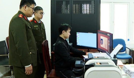 Bóc gỡ đường dây làm giả giấy tờ quy mô lớn do 9X cầm đầu