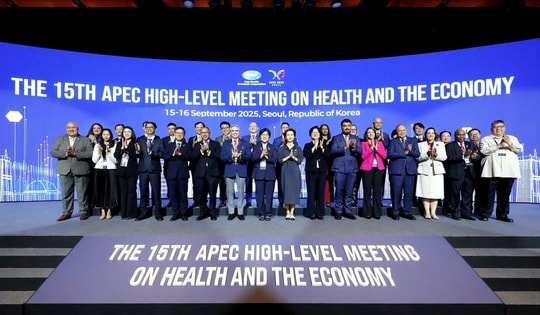 Thứ trưởng Nguyễn Tri Thức tham dự họp Cấp cao lần thứ 15 của APEC về Y tế và Kinh tế tại Hàn Quốc